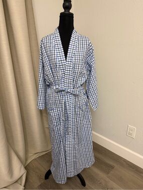 Joseph Abboud Blue and White Checked robe